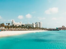 Aruba showing beach and hotel in backdrop